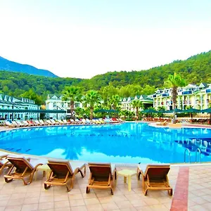 5* Отель Forest Village